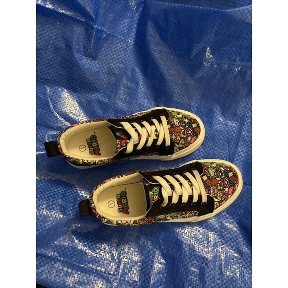 Super Mario Brothers Boys Lace Up Shoe,Nintendo, Sz‎ 1 all over Mario print - Picture 6 of 16